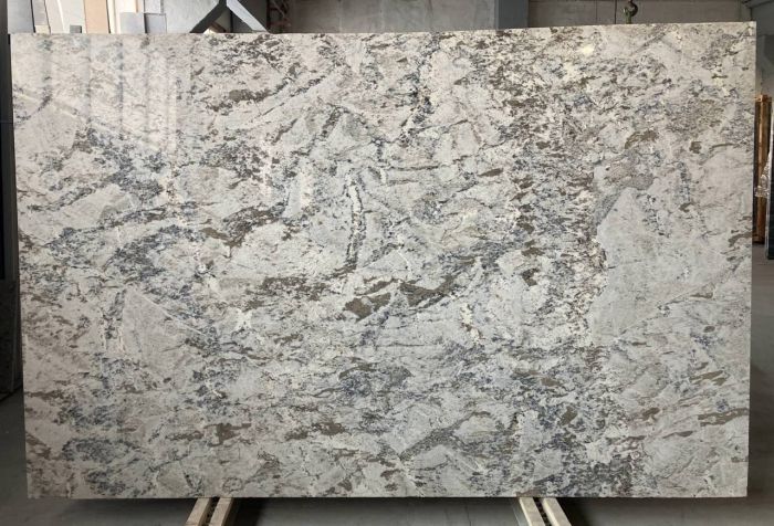 Слэб из гранита Arctic White (Арктик Вайт)